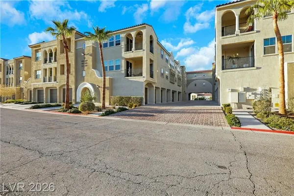 Property Slideshow image 2 of 40 | 2555 hampton rd 7202, Henderson, NV, 89052