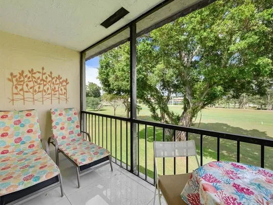 Property Slideshow image 2 of 44 | 9300 n hollybrook lake dr 303, Pembroke Pines, FL, 33025