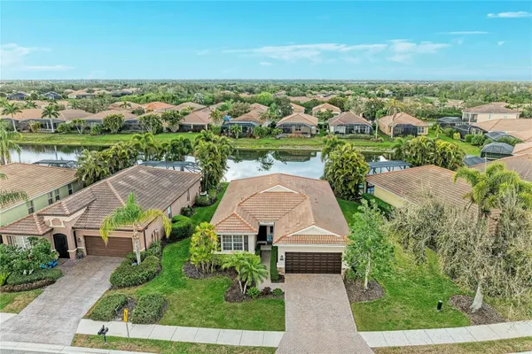 Property Slideshow image 2 of 84 | 220 river enclave ct, Bradenton, FL, 34212