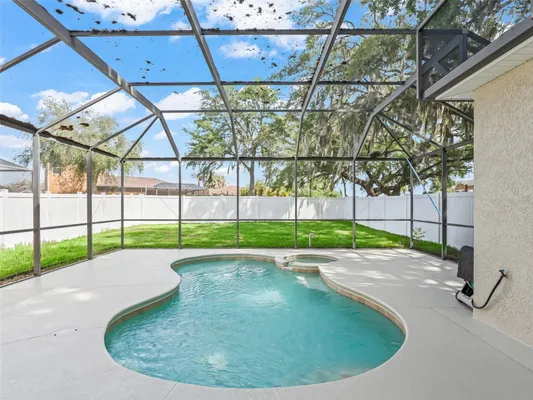 Property Slideshow image 2 of 72 | 4942 ne 123rd ln, Oxford, FL, 34484