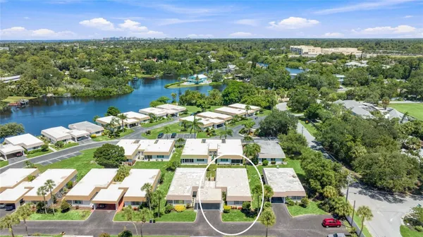 Property Slideshow image 3 of 53 | 2327 waterbluff pl v315, Sarasota, FL, 34231