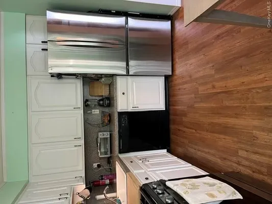 Property Slideshow image 3 of 27 | 110 theodore dr 110, Brookhaven, NY, 11727