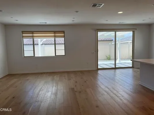 Property Slideshow image 3 of 24 | 28907 terrane ct, Santa Clarita, CA, 91351