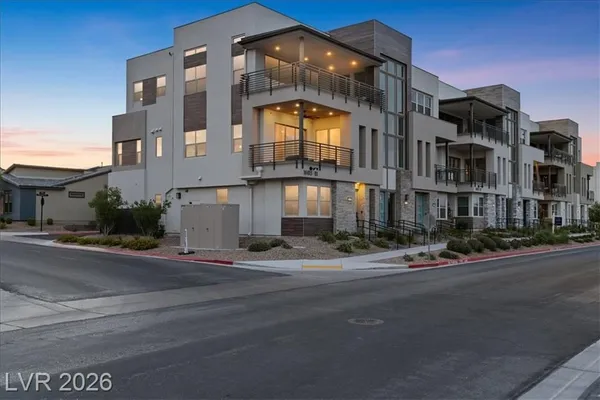 Property Slideshow image 2 of 52 | 10001 hematite pl 1, Las Vegas, NV, 89143