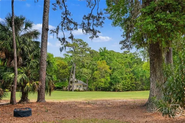 Property Slideshow image 2 of 30 | 13 sweetgum xing, Savannah, GA, 31411