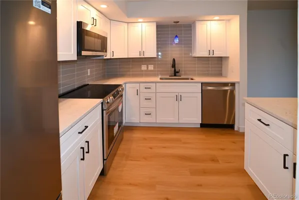 Property Slideshow image 2 of 30 | 13902 e marina dr 412, Aurora, CO, 80014