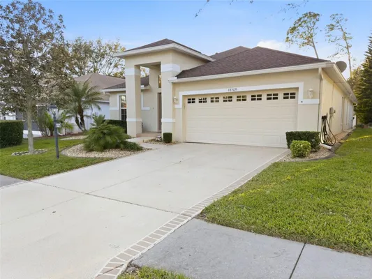 Property Slideshow image 3 of 66 | 18309 rock oak ct, Hudson, FL, 34667