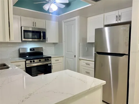 Property Slideshow image 3 of 56 | 632 edgewater dr 139, Dunedin, FL, 34698