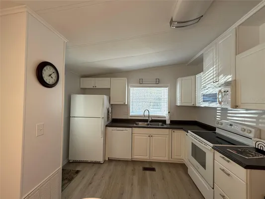 Property Slideshow image 2 of 10 | 102 robin ln, Wildwood, FL, 34785