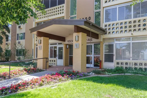 Property Slideshow image 2 of 27 | 9300 e center ave 1b, Denver, CO, 80247