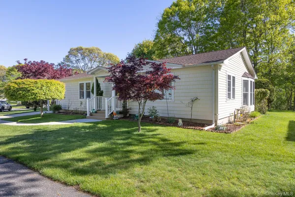 Property Slideshow image 3 of 37 | 1407 middle rd 83, Brookhaven, NY, 11933