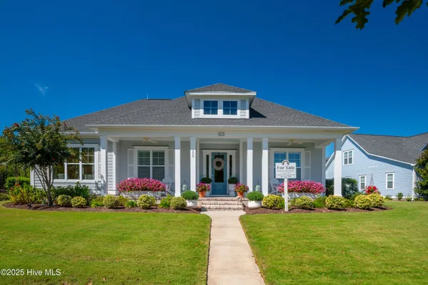 Property Slideshow image 2 of 64 | 256 trisail ter, Wilmington, NC, 28412