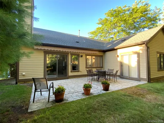 Property Slideshow image 2 of 4 | 813 heritage hls, Somers, NY, 10589