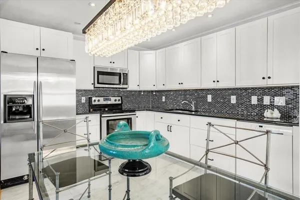 Property Slideshow image 3 of 23 | 15 seville a a, Delray Beach, FL, 33446