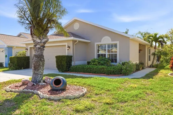 Property Slideshow image 3 of 40 | 2211 pleasant hill ln, Holiday, FL, 34691