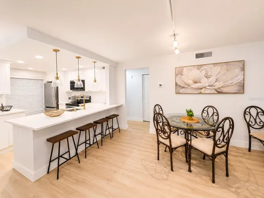 Property Slideshow image 3 of 33 | 6051 sun blvd 111, St Petersburg, FL, 33701