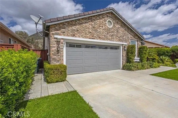 Property Slideshow image 3 of 48 | 7692 dutra dr, Hemet, CA, 92545