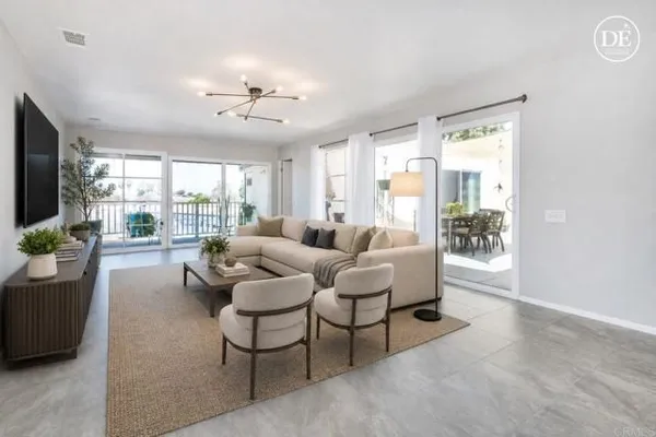 Property Slideshow image 2 of 30 | 3621 s vis 69, Oceanside, CA, 92057
