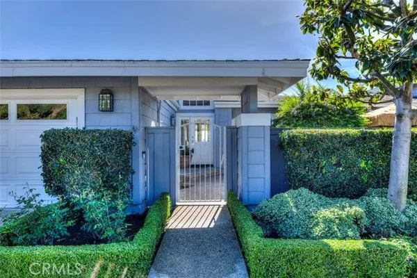 Property Slideshow image 3 of 55 | 3621 geranium ave 32, Corona Del Mar, CA, 92625