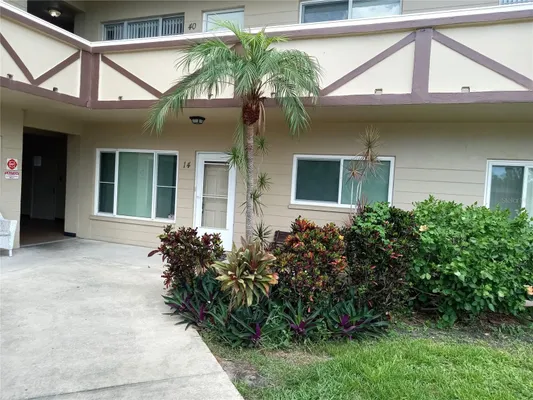 Property Slideshow image 2 of 67 | 2464 australia way 14, Clearwater, FL, 33763