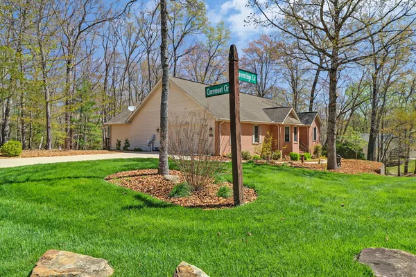 Property Slideshow image 3 of 44 | 10 claremont cir, Crossville, TN, 38558