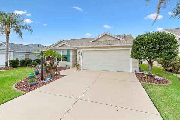 Property Slideshow image 3 of 36 | 640 mallory hill dr, The Villages, FL, 32162