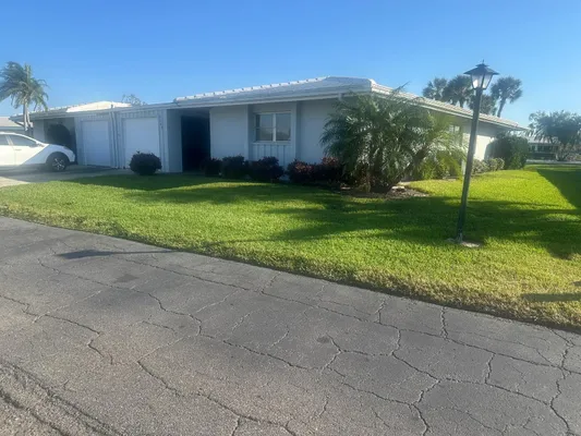 Property Slideshow image 2 of 13 | 3280 southfield ln 804, Sarasota, FL, 34239