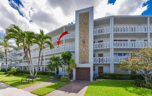 Property Slideshow image 2 of 28 | 3026 newport h # 3026, Deerfield Beach, FL, 33442