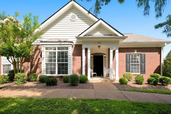 Property Slideshow image 2 of 36 | 7017 sunrise cir, Franklin, TN, 37067