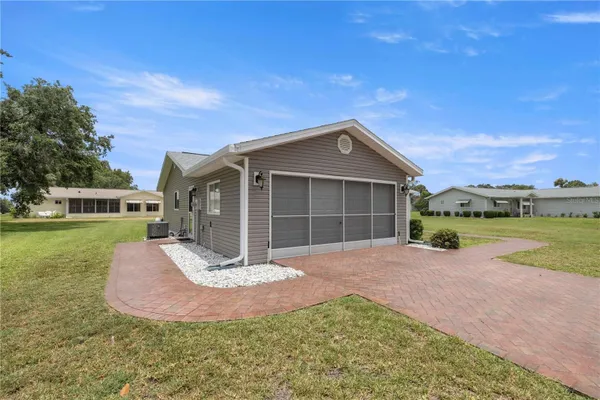 Property Slideshow image 3 of 39 | 17571 se 105th ter, Summerfield, FL, 34491