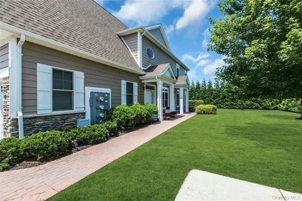 Property Slideshow image 3 of 50 | 45104 silver birch lane ln, Oyster Bay, NY, 11803