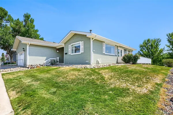 Property Slideshow image 2 of 43 | 15 carla cir, Broomfield, CO, 80020