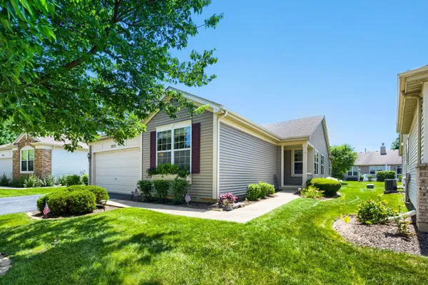 Property Slideshow image 2 of 29 | 21235 windsor lake ln, Crest Hill, IL, 60403