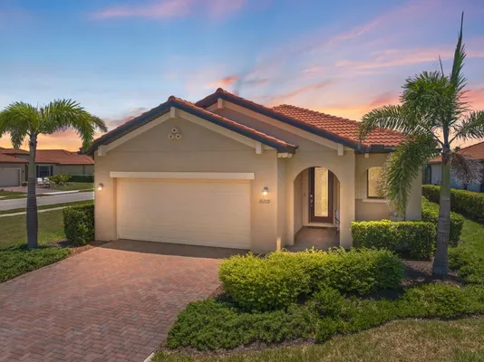 Property Slideshow image 2 of 65 | 10209 fiddlewood dr, Venice, FL, 34293