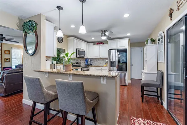 Property Slideshow image 2 of 38 | 6 lakepoint cir, Port Orange, FL, 32128