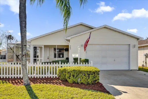 Property Slideshow image 2 of 31 | 202 estrada pl, The Villages, FL, 32159