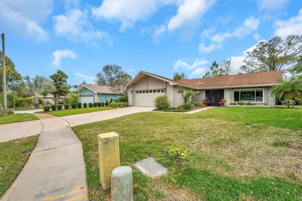 Property Slideshow image 2 of 72 | 1658 macdonnell ct, Palm Harbor, FL, 34684