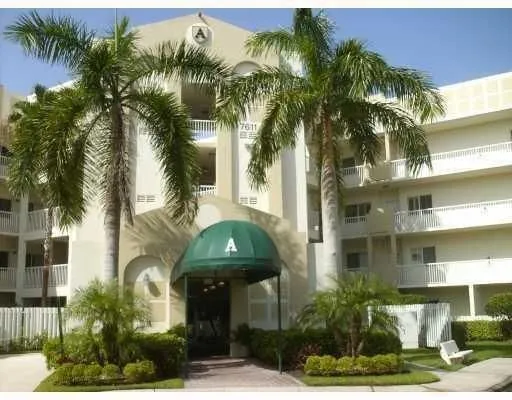 Property Slideshow image 2 of 18 | 7611 southampton ter apt 405a, Tamarac, FL, 33321