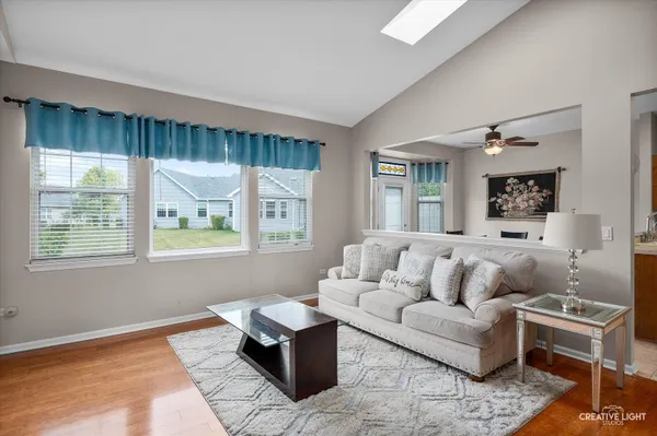 Property Slideshow image 2 of 24 | 21522 lake st clair dr, Crest Hill, IL, 60403