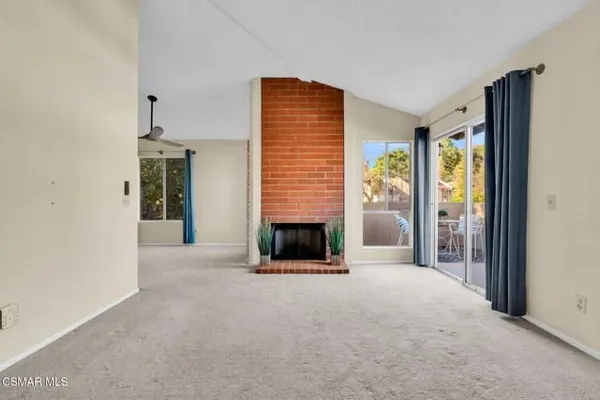 Property Slideshow image 2 of 51 | 245 oakleaf dr 202, Thousand Oaks, CA, 91360