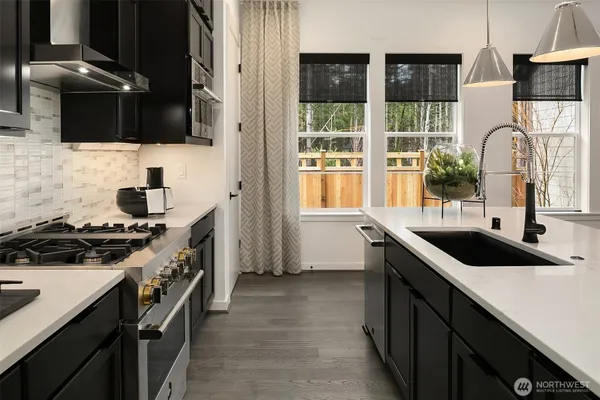 Property Slideshow image 3 of 21 | 33563 douglas ave 10, Black Diamond, WA, 98010