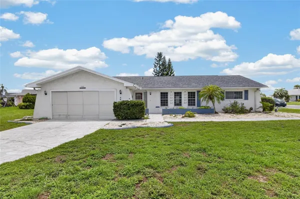 Property Slideshow image 2 of 39 | 1743 coco palm cir, Sun City Center, FL, 33573