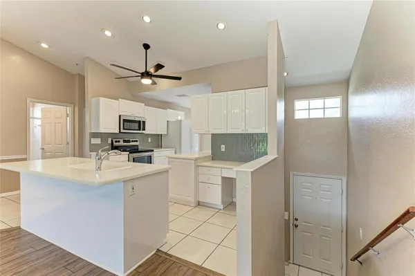 Property Slideshow image 3 of 51 | 6618 pineview ter # 6618, Bradenton, FL, 34203