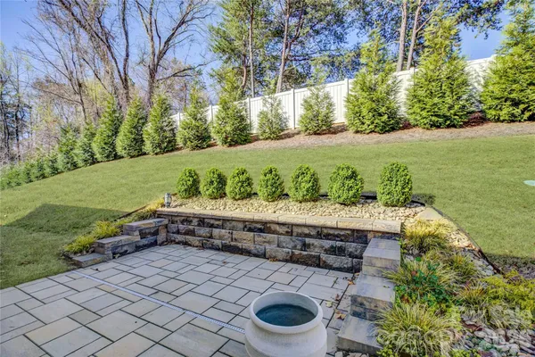 Property Slideshow image 3 of 47 | 14619 crosswater ln, Charlotte, NC, 28278