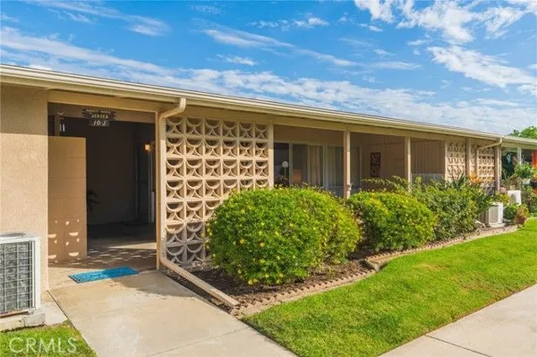 Property Slideshow image 2 of 42 | 1681 tam 0'shanter rd 10j m12, Seal Beach, CA, 90740
