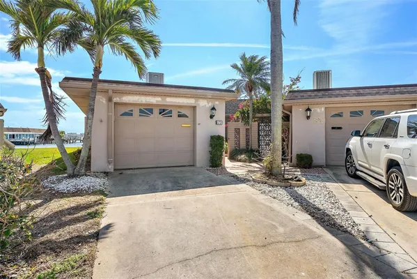 Property Slideshow image 2 of 16 | 672 boca ciega point blvd n, St Petersburg, FL, 33708