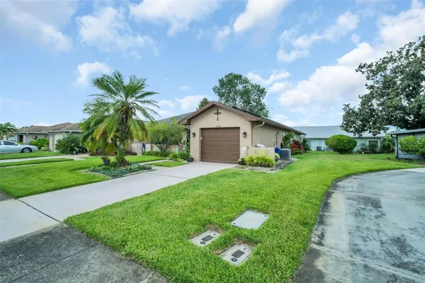 Property Slideshow image 3 of 55 | 3284 gorse ct, Palm Harbor, FL, 34684