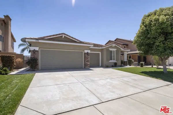Property Slideshow image 3 of 38 | 27705 bluff vista way, Menifee, CA, 92584