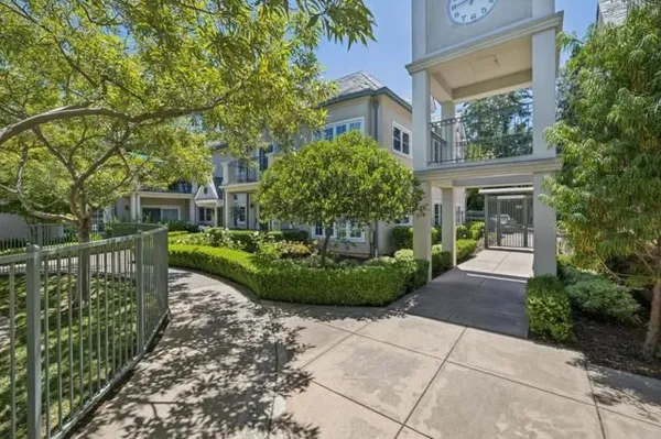 Property Slideshow image 2 of 38 | 1 w edith ave d125, Los Altos, CA, 94022