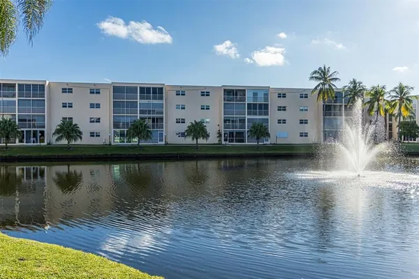 Property Slideshow image 3 of 42 | 414 se 10th st 302, Dania Beach, FL, 33004